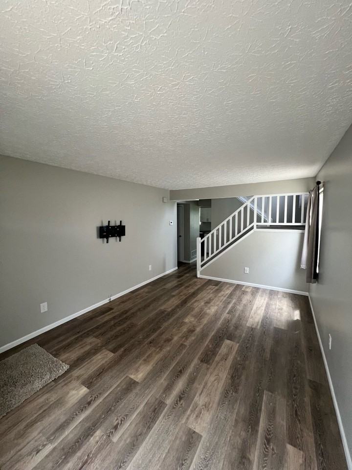 3909 Heatherglen Dr - Photo 3 of 25