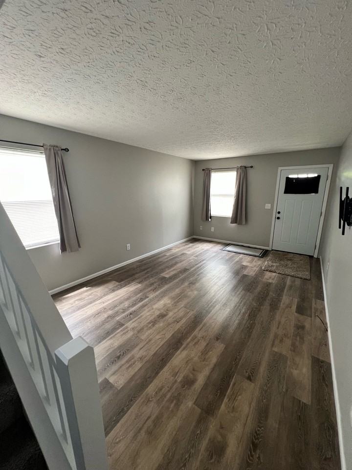 3909 Heatherglen Dr - Photo 4 of 25