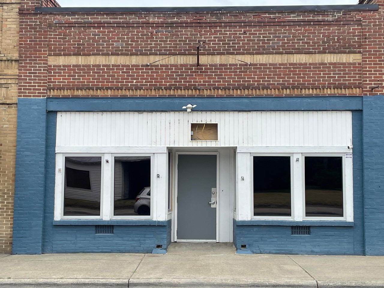 6746 E Wilson St - Photo 2 of 5