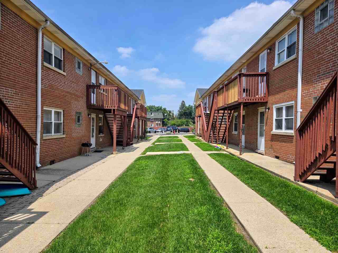 Palatine Park Apartments - Photo 3 of 22