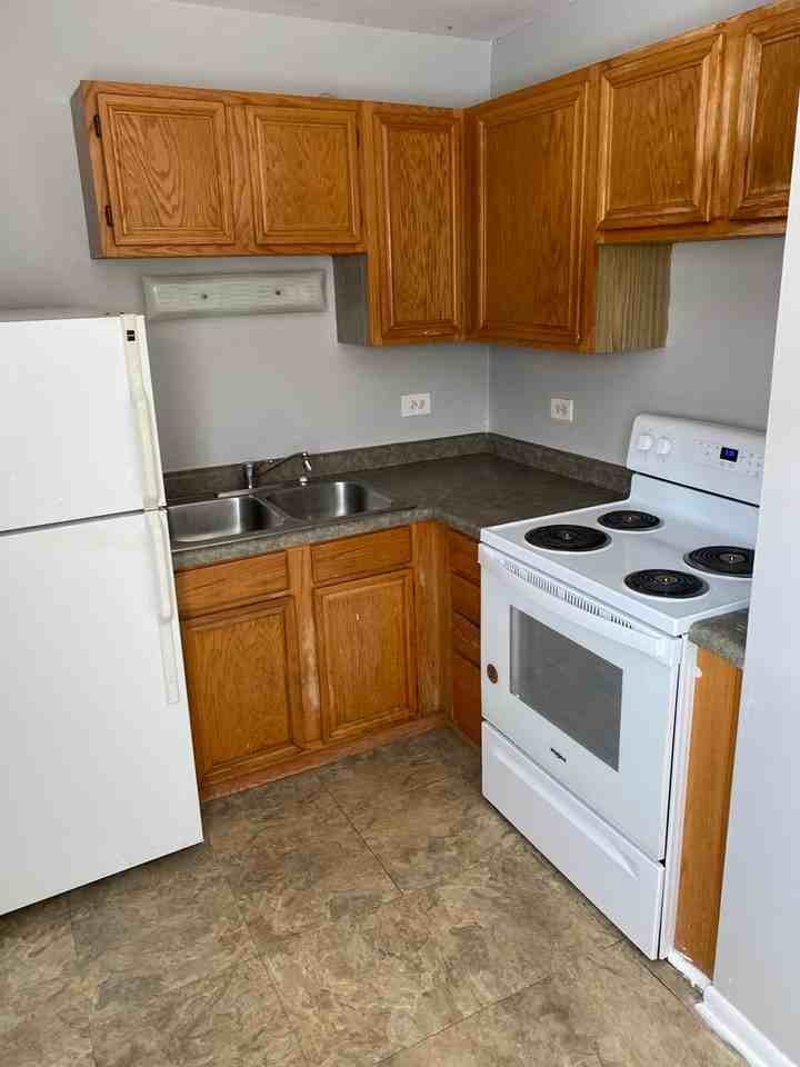 Palatine Park Apartments - Photo 4 of 22