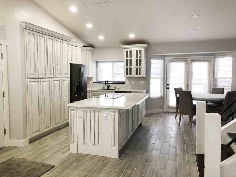 586 Es - Photo 4 of 30