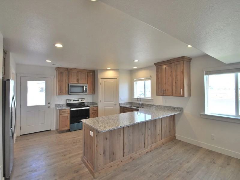2339 Nw - Photo 3 of 12