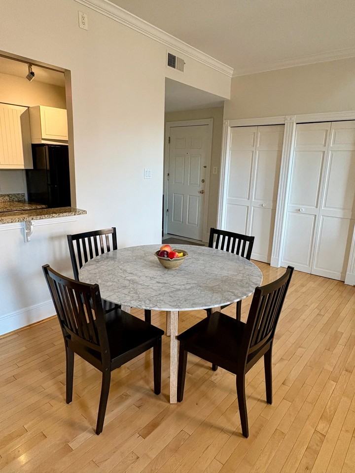 918 Spruce St #8 - Photo 7 of 21