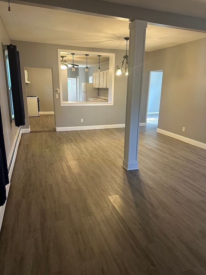 207 Church St - Photo 4 of 13