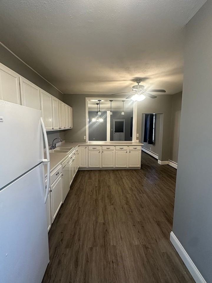 207 Church St - Photo 7 of 13