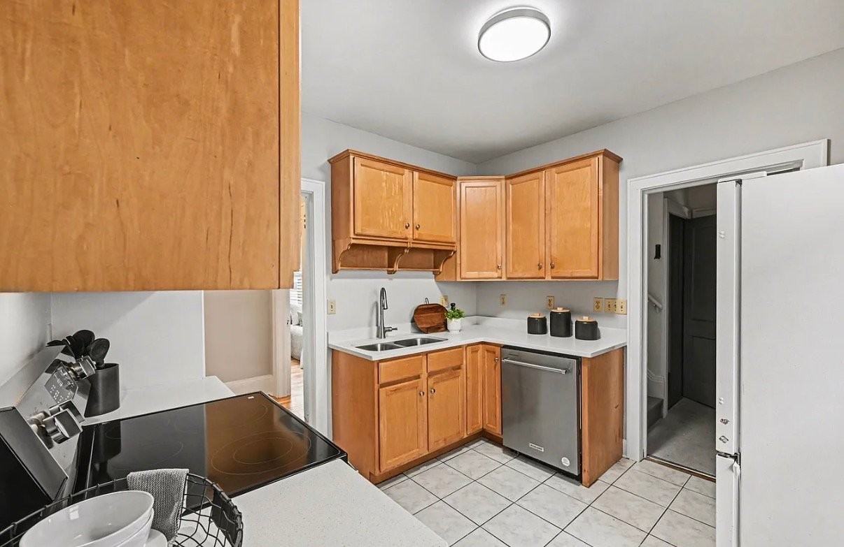 1550 Hague Ave #1 - Photo 7 of 15