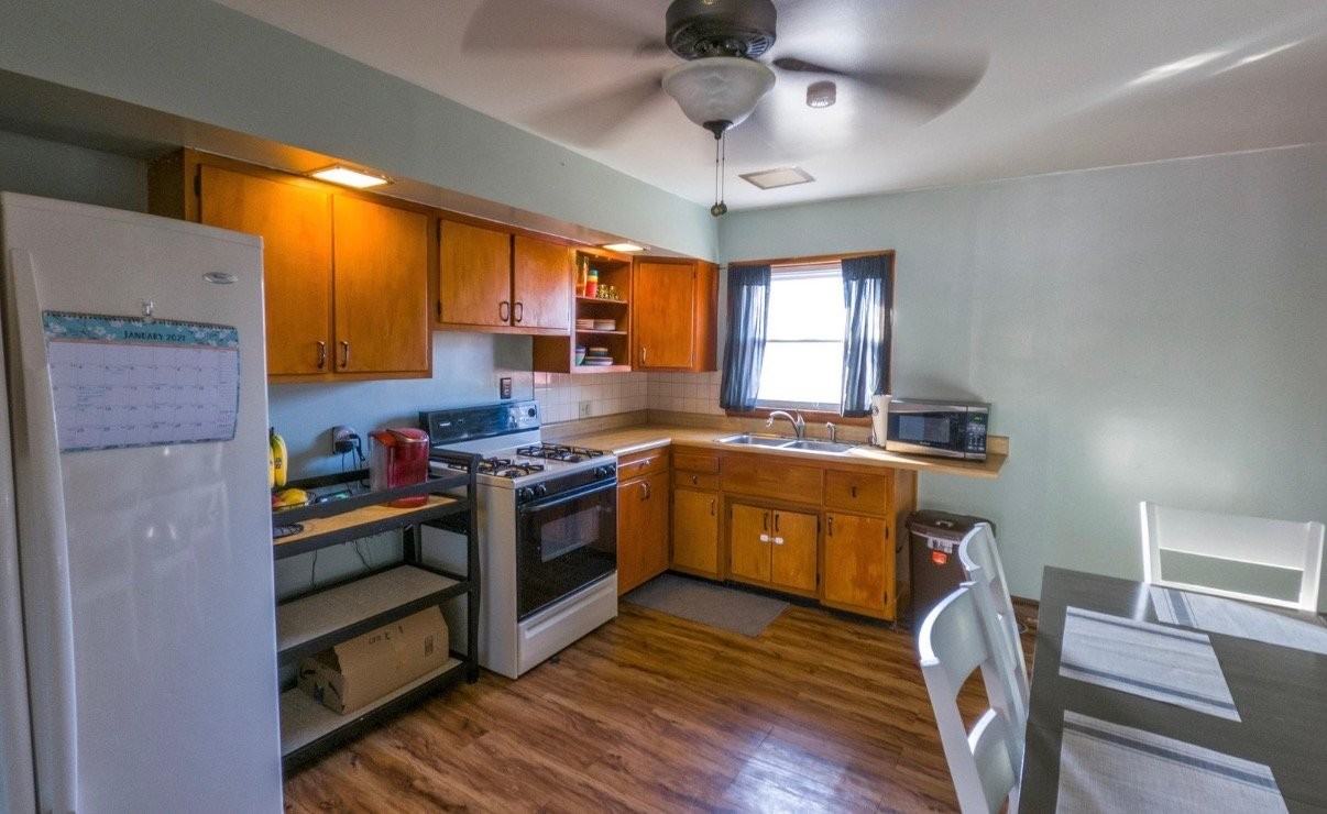 709 Hoyt St - Photo 4 of 8