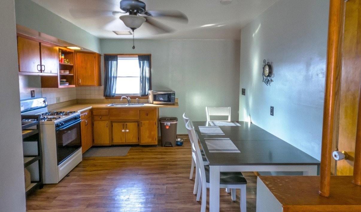 709 Hoyt St - Photo 5 of 8
