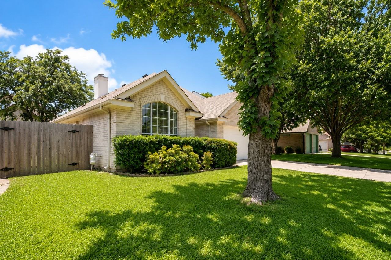 8002 Elkhorn Mountain Trl - Photo 2 of 19