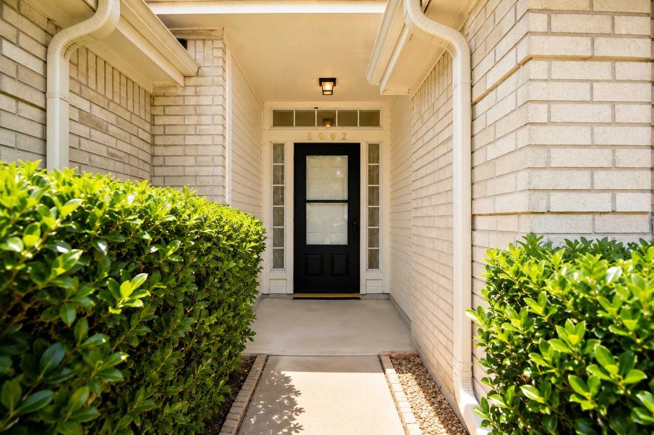 8002 Elkhorn Mountain Trl - Photo 3 of 19