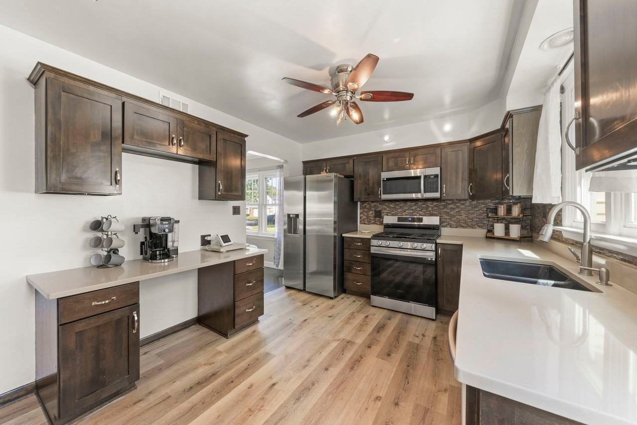 9217 Lynwood Dr - Photo 4 of 8