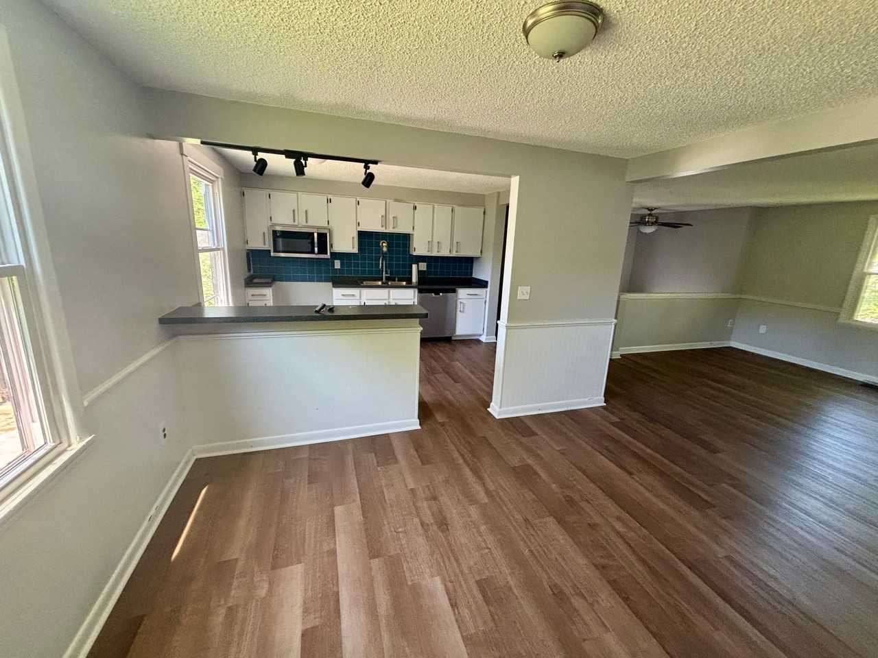 6962 Northview Dr - Photo 5 of 15