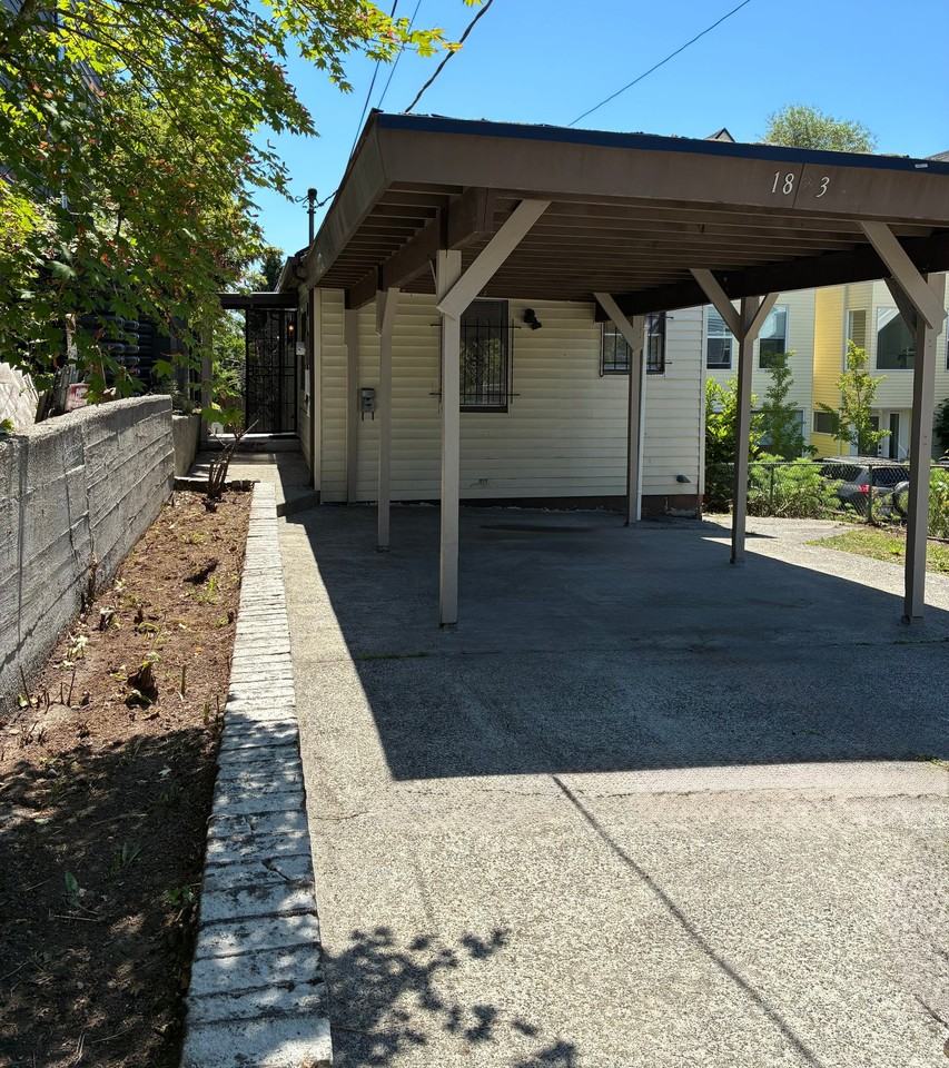 1823 S Lane St - Photo 2 of 14