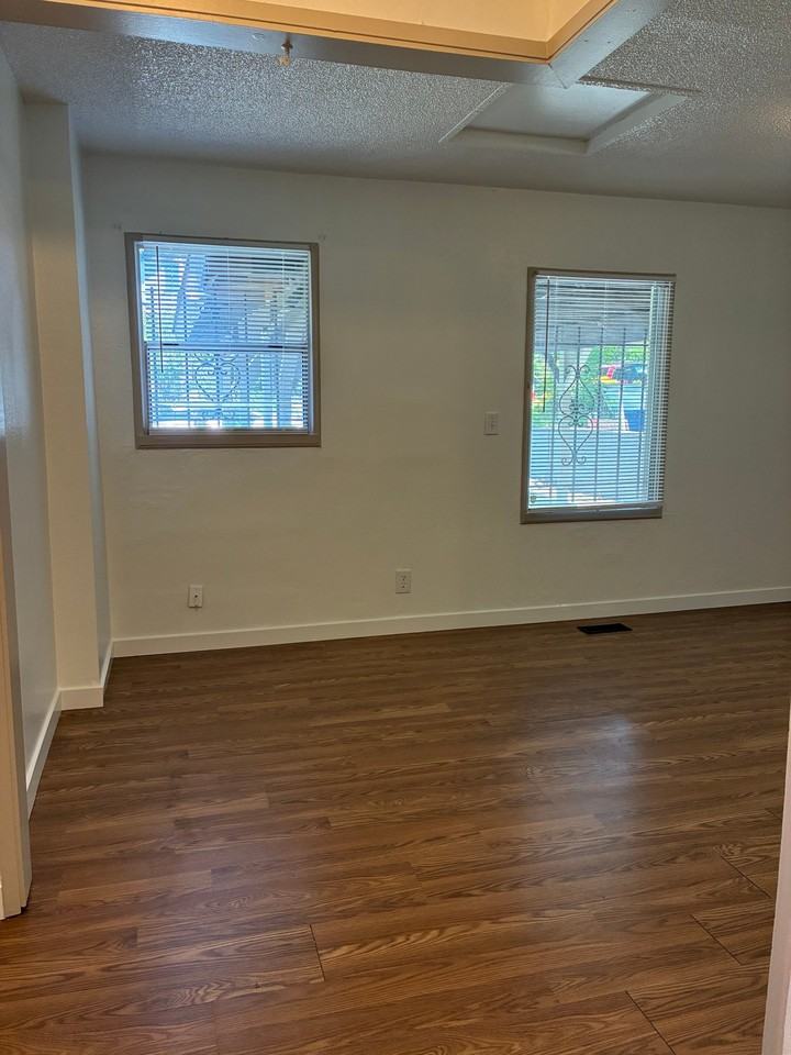 1823 S Lane St - Photo 6 of 14