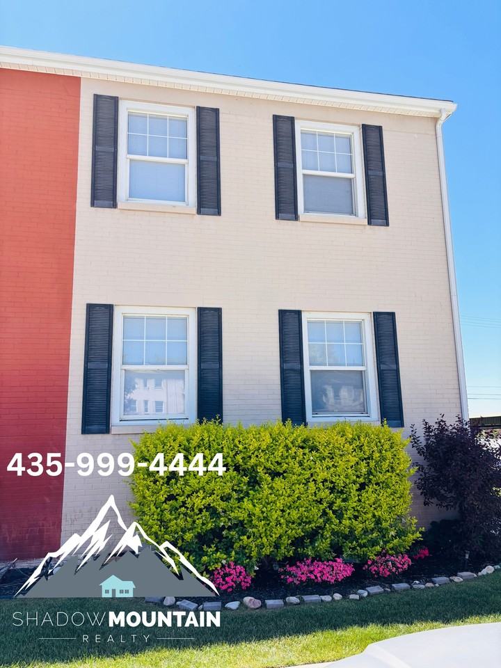 302 E Yellow Feather Dr - Photo 2 of 16