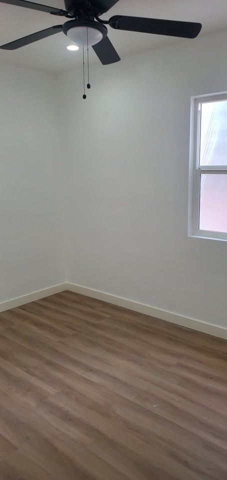 11745 4th Ave - Photo 3 of 7
