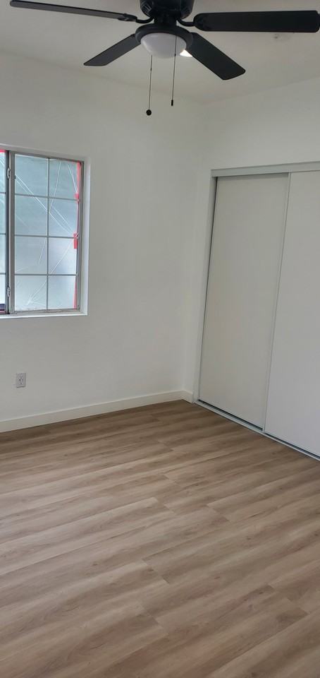 11745 4th Ave - Photo 6 of 7