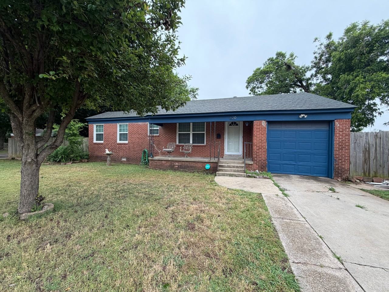 620 Sw 50th St - Photo 2 of 11