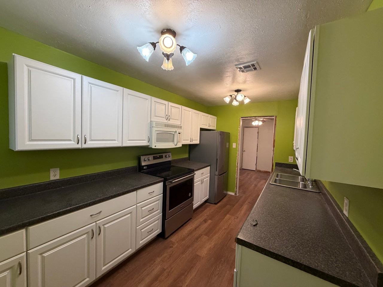 620 Sw 50th St - Photo 5 of 11
