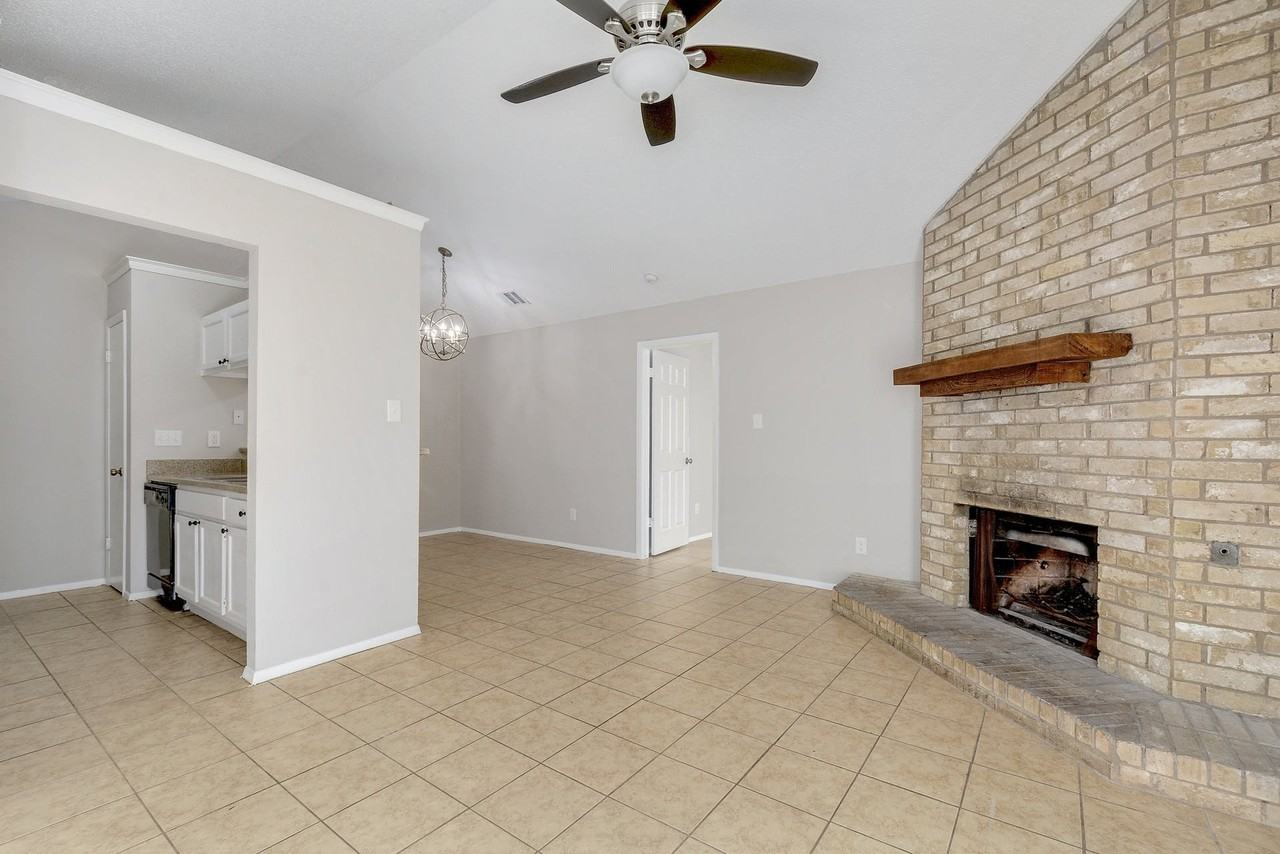 12207 Alderbrook Dr #A - Photo 5 of 20