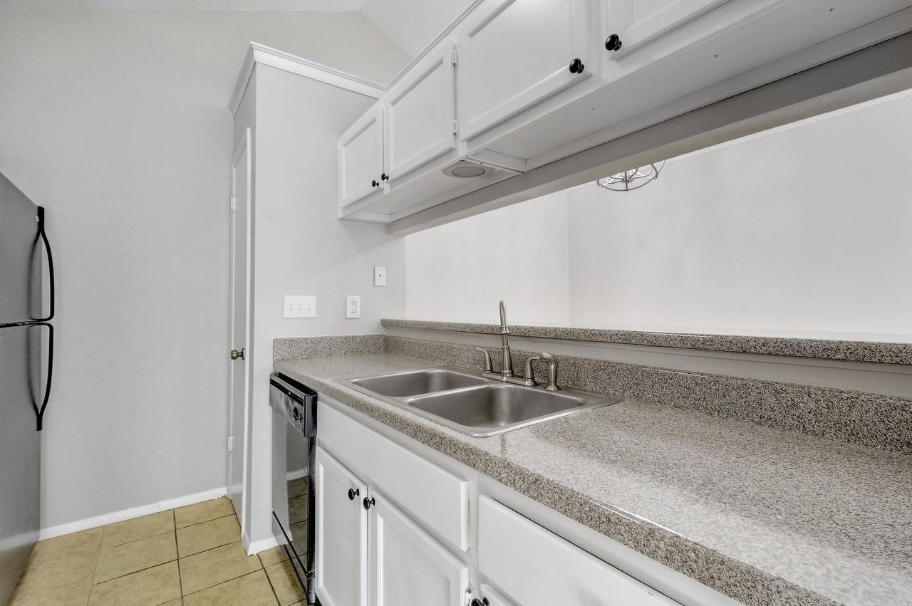 12207 Alderbrook Dr #A - Photo 7 of 20