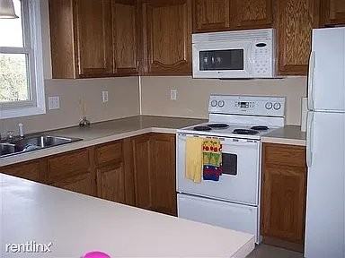 9644 Meadowland Ct - Photo 2 of 13