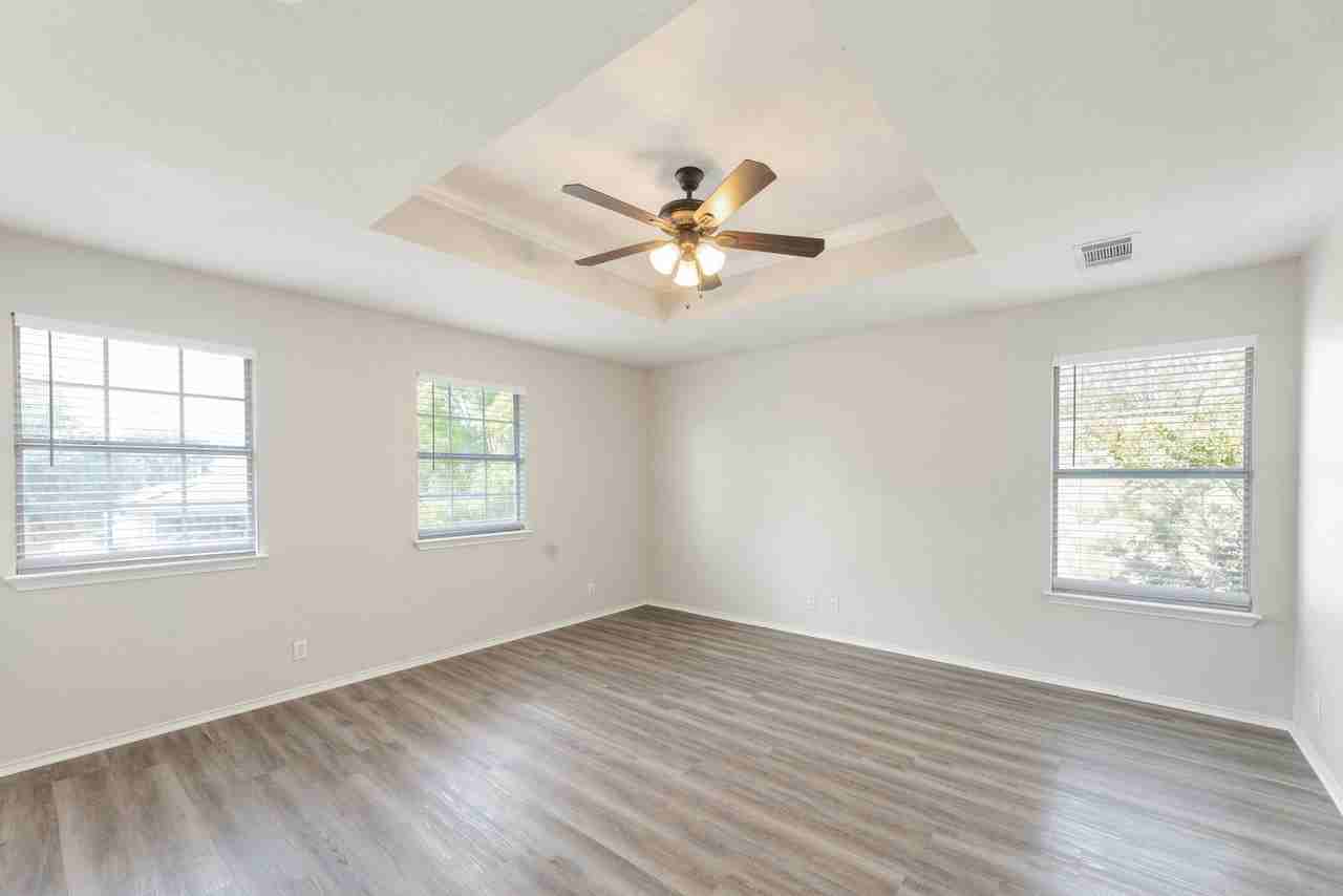 113 Matthew Dr - Photo 5 of 20