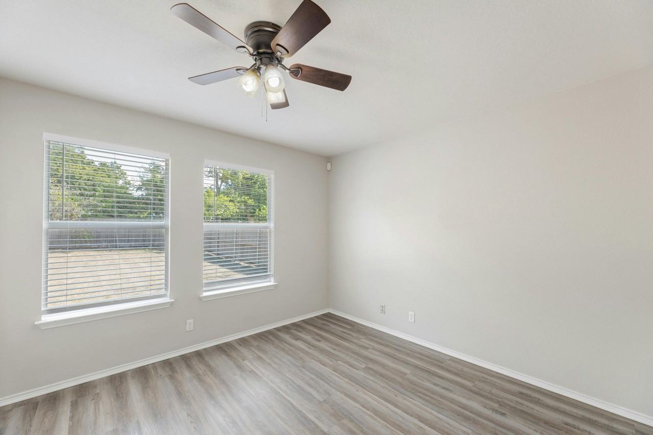 113 Matthew Dr - Photo 7 of 20