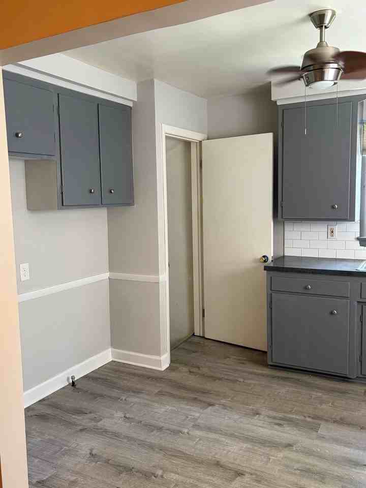 1348 Beaconfield Rd - Photo 4 of 15