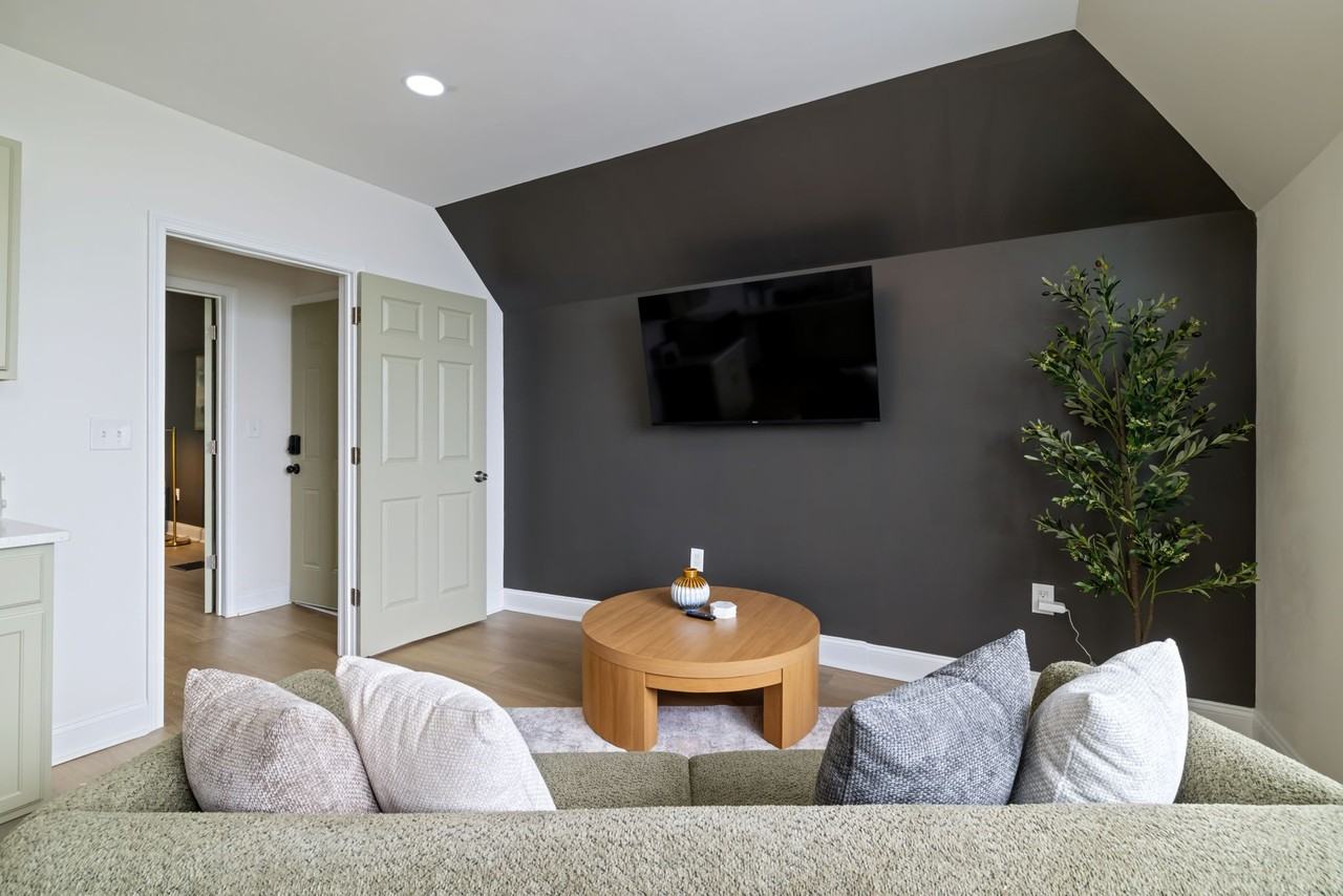 845 Chislett St #3 - Photo 7 of 14