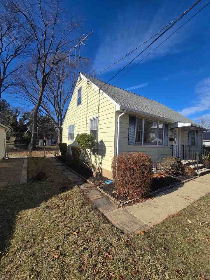 1712 Kenyon Ave - Photo 2 of 29