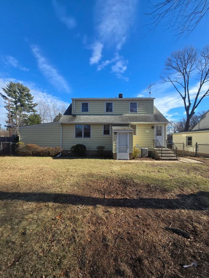 1712 Kenyon Ave - Photo 3 of 29
