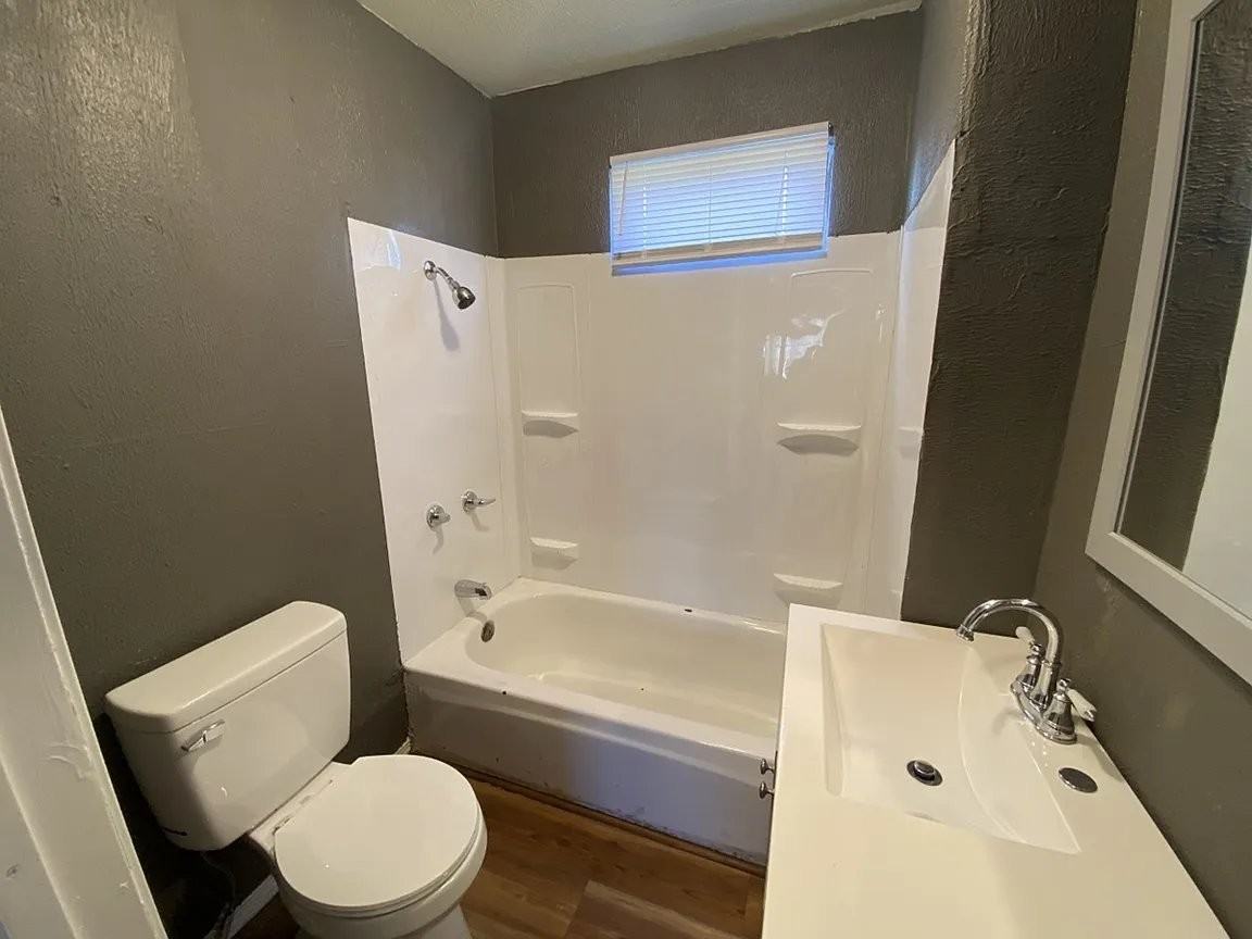 3238 E Easton St - Photo 6 of 8
