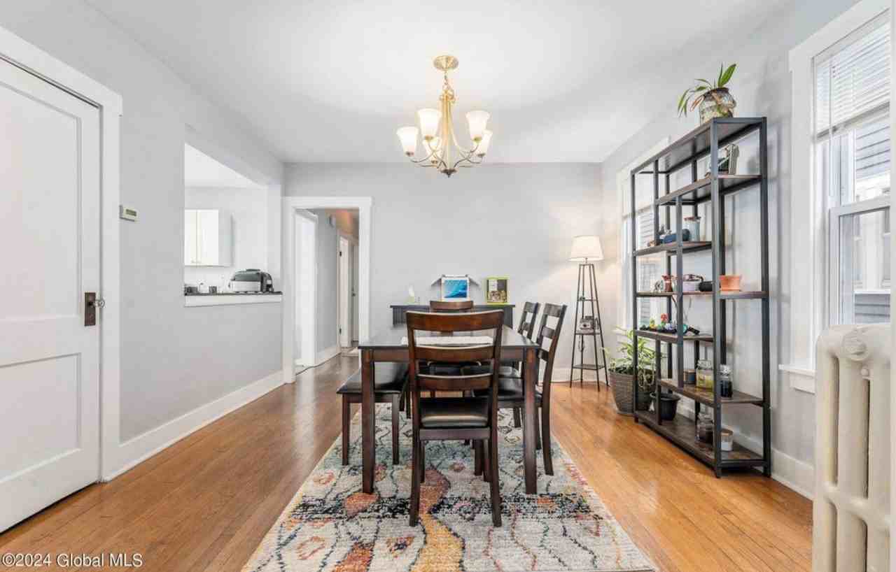 115 Woodlawn Ave #1 - Photo 5 of 20