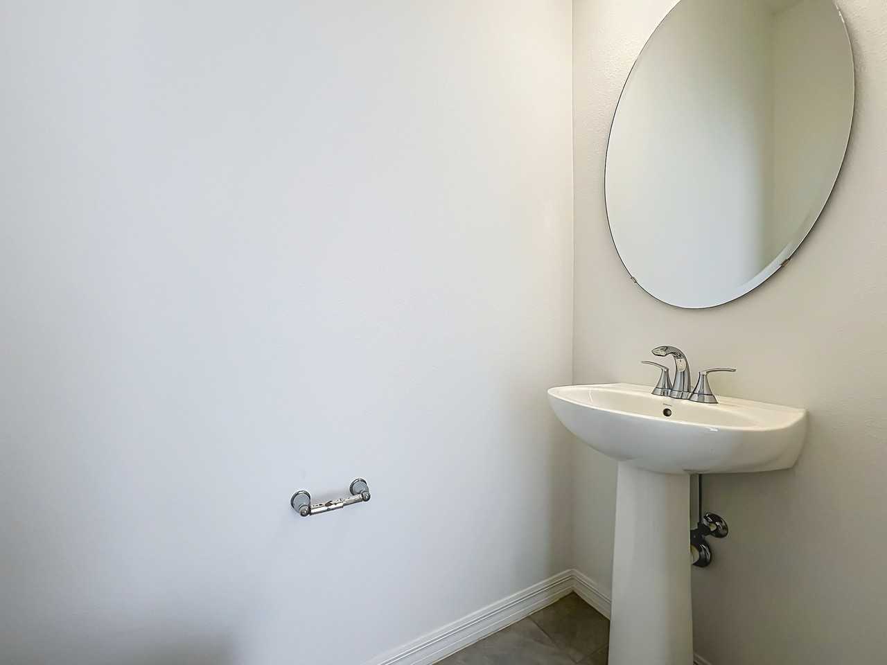 16007 Micelli Dr - Photo 5 of 20