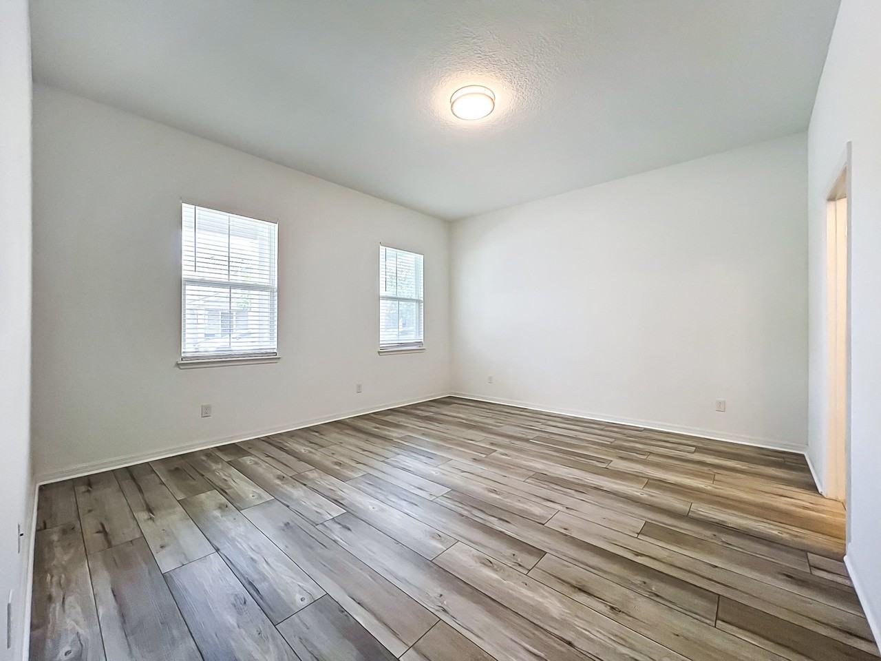 16007 Micelli Dr - Photo 6 of 20