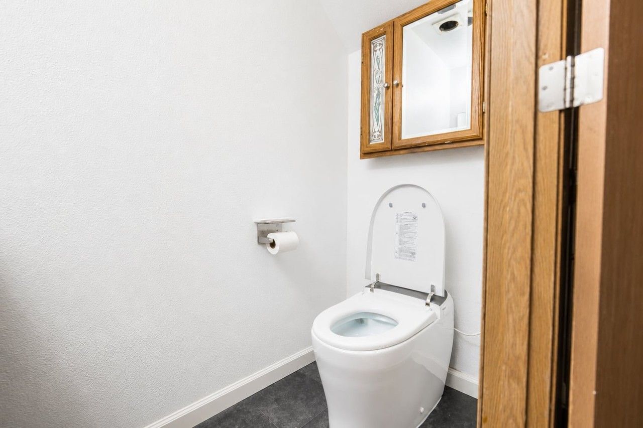 4827 S 56th St #3 - Photo 4 of 23