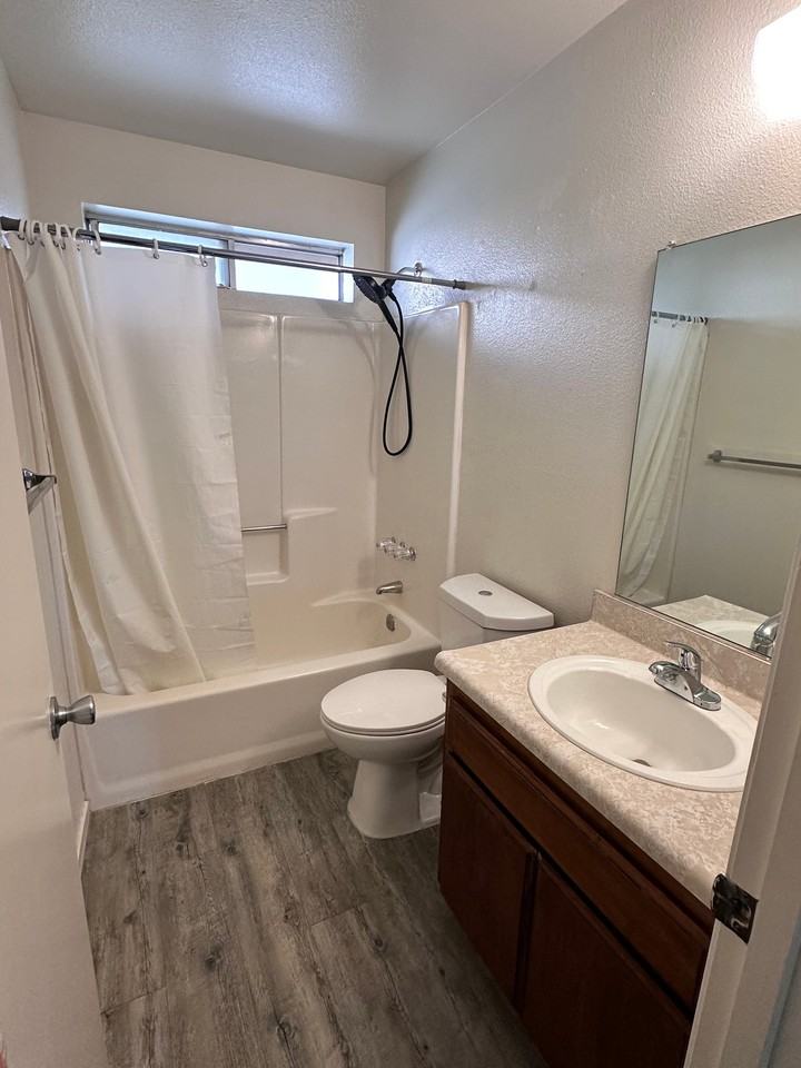 1431 Cimarron Ct #2 - Photo 7 of 10