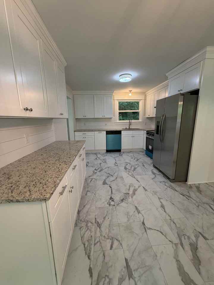 1023 Deerfoot Dr - Photo 2 of 8