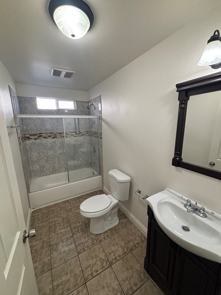149 East 109th Place - Photo 7 of 21