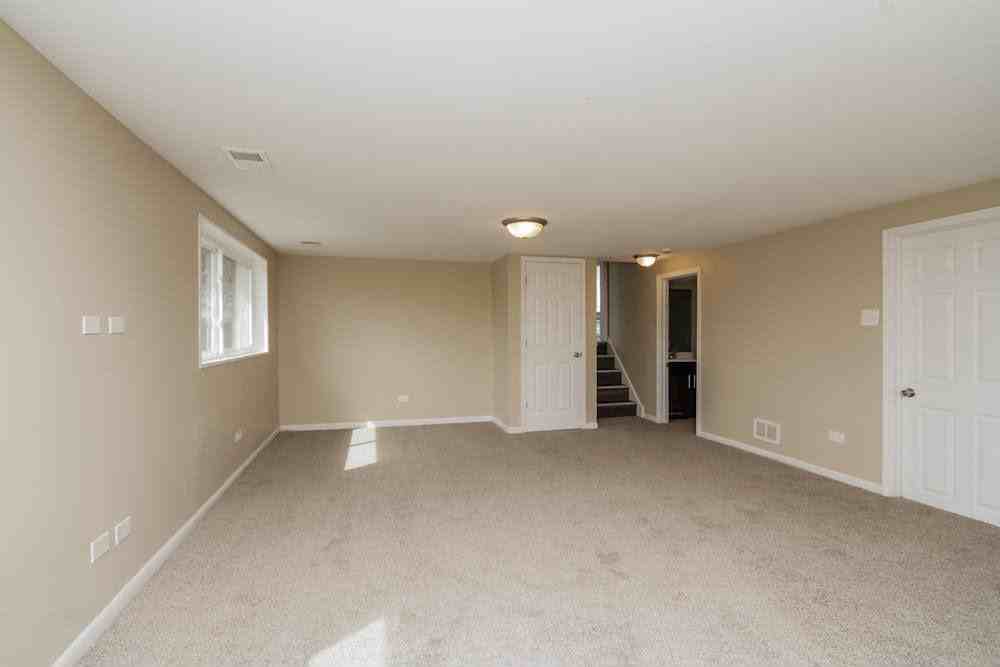 17342 Oriole Ave - Photo 5 of 11