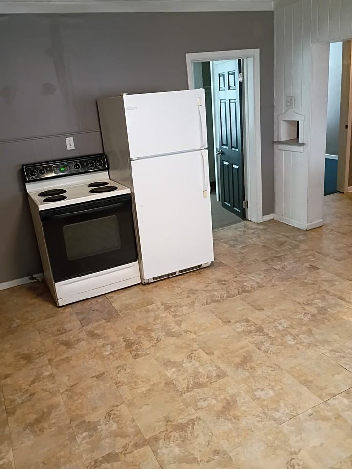 1606 Poplar St #1 - Photo 4 of 11