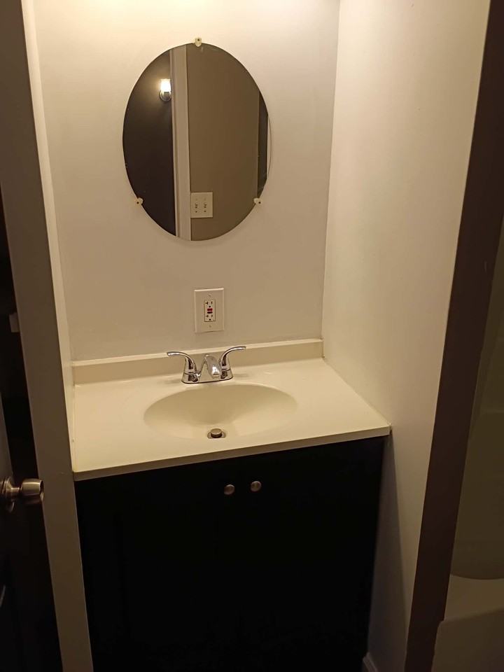 1606 Poplar St #1 - Photo 6 of 11