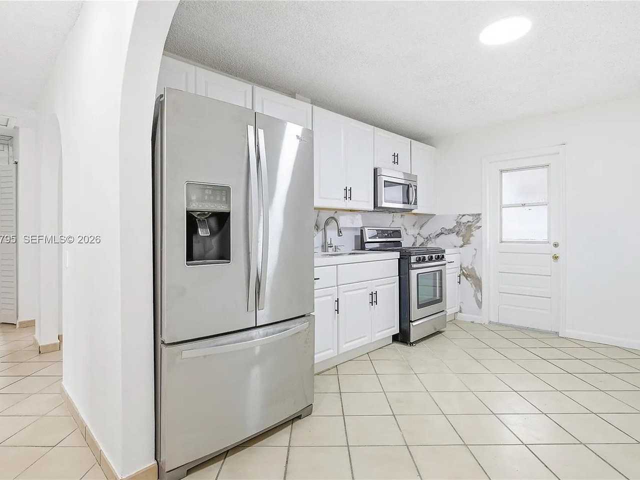 18810 Sw 25th Ct - Photo 3 of 8