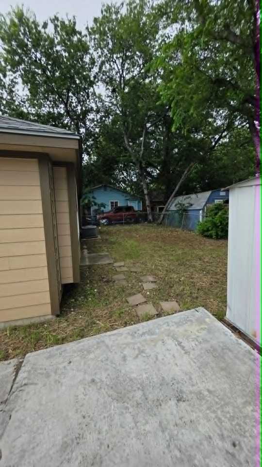 509 S Trinity St - Photo 2 of 12