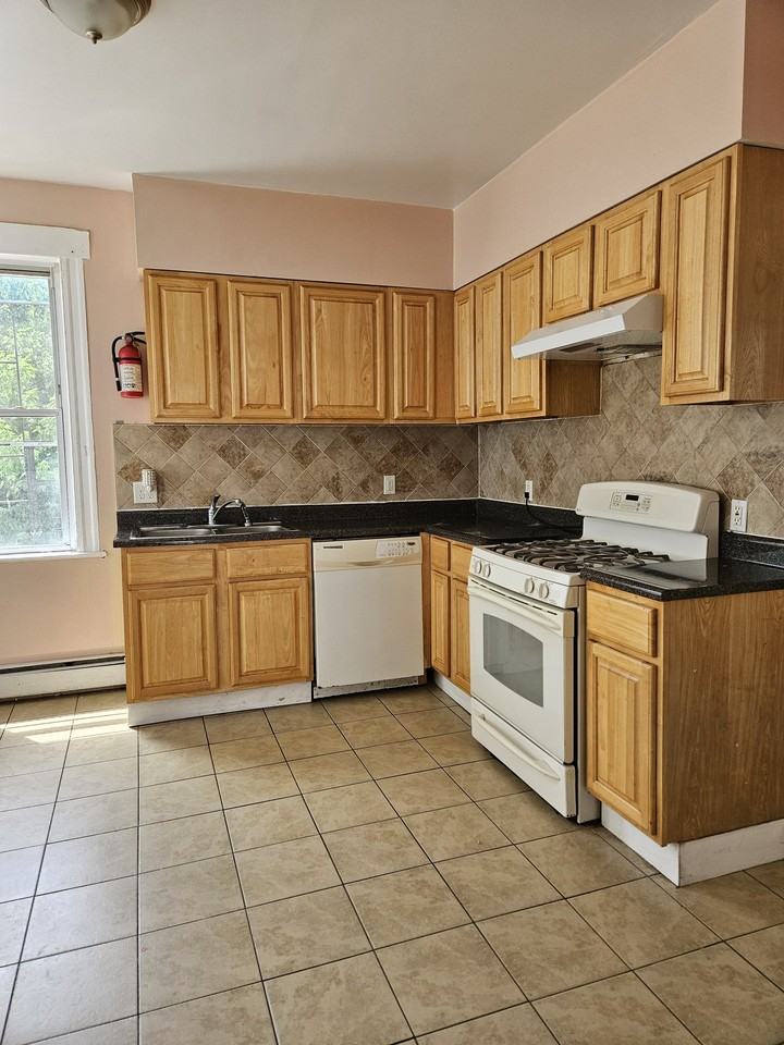 320 Westfield Ave #2 - Photo 2 of 16