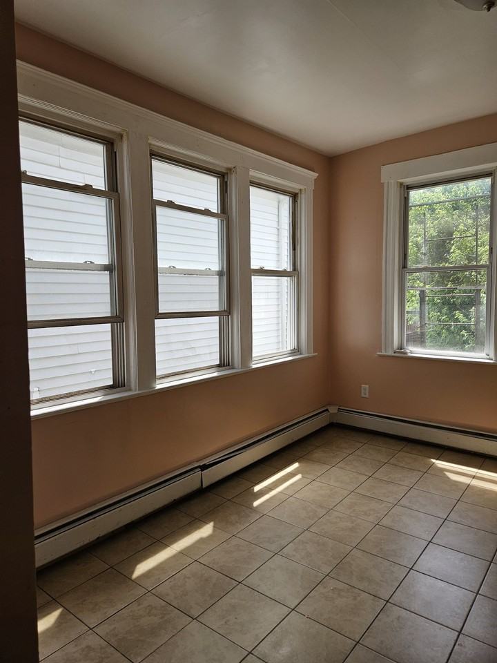 320 Westfield Ave #2 - Photo 3 of 16