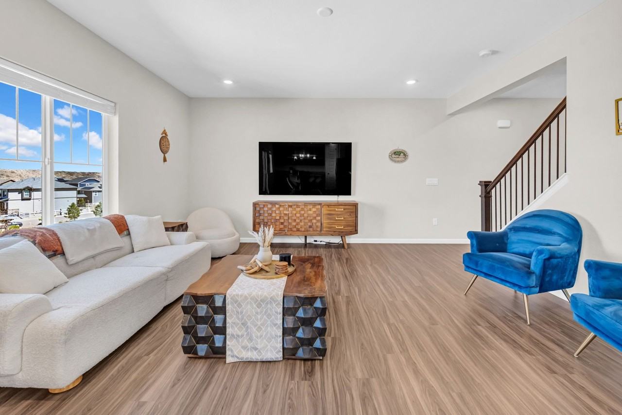 2299 Villageview Ln - Photo 4 of 18