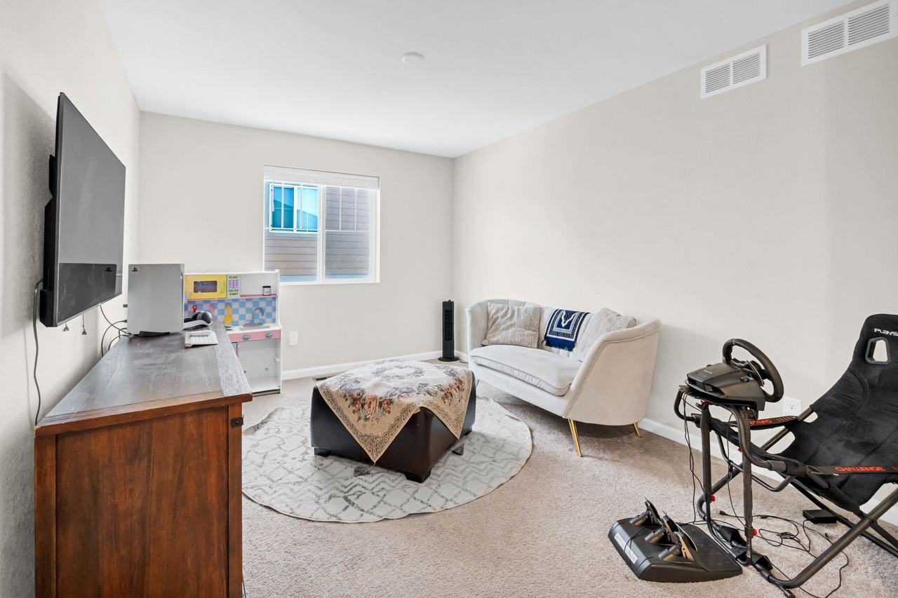 2299 Villageview Ln - Photo 5 of 18